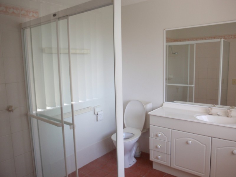 2 Eastcote Lane, Wellington Point QLD 4160