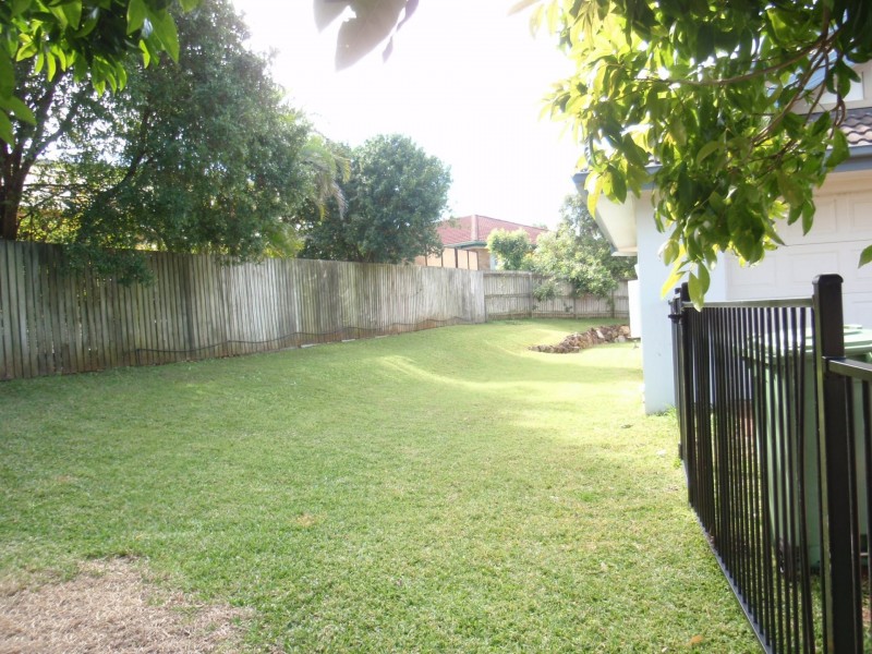 2 Eastcote Lane, Wellington Point QLD 4160