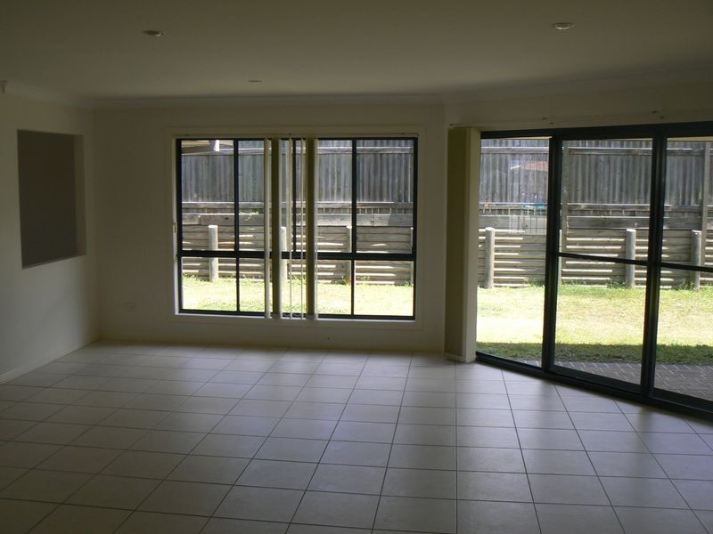 4 McConechy Drive, Victoria Point QLD 4165