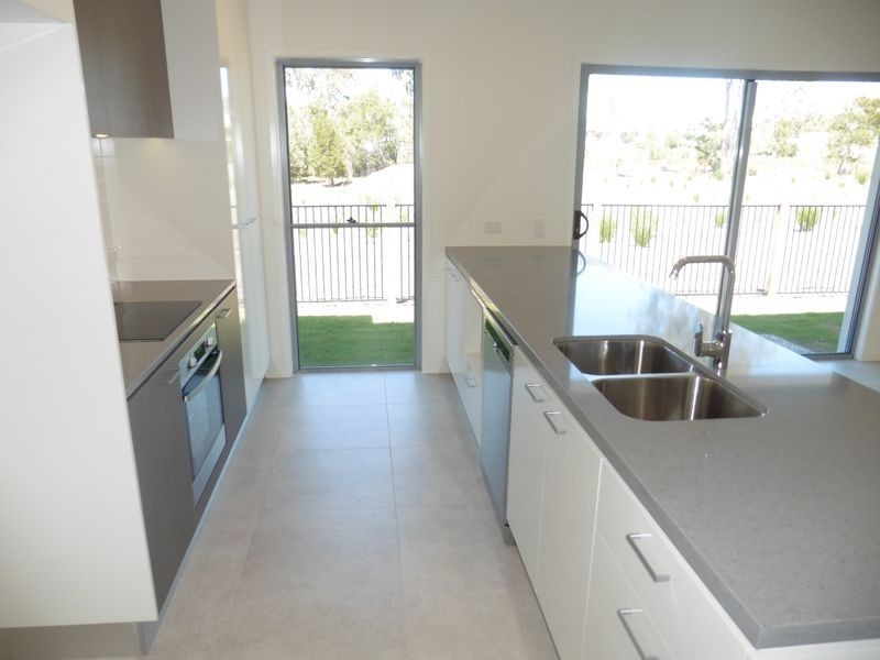 39A Unwin Road North, Redland Bay QLD 4165