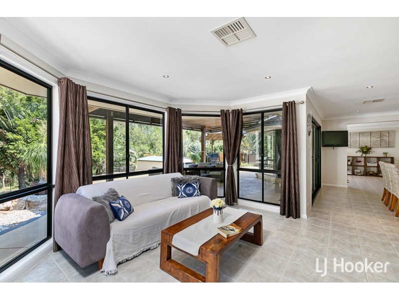 12 Grevillea Street, Redland Bay QLD 4165