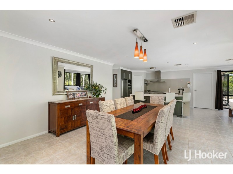 12 Grevillea Street, Redland Bay QLD 4165