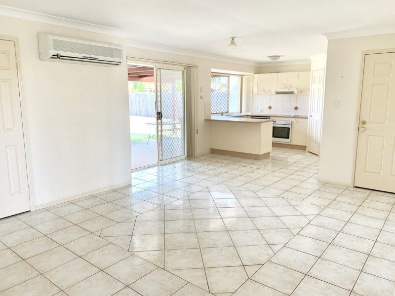 33 School Road, Victoria Point QLD 4165