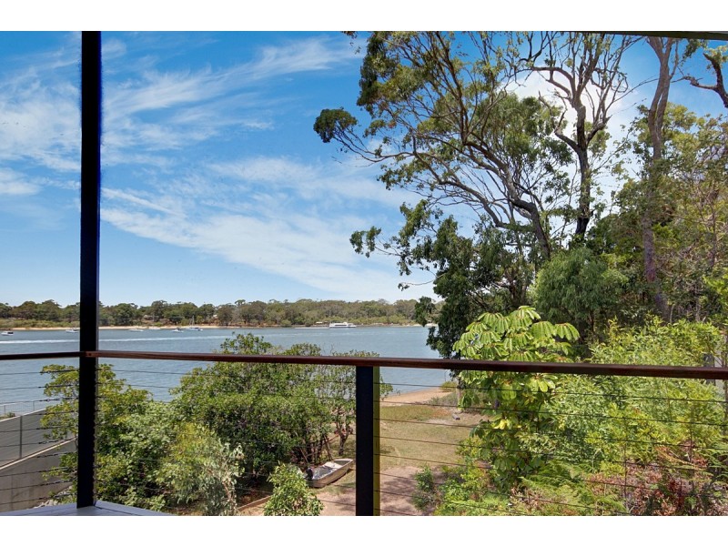 12 Russell Terrace, Macleay Island QLD 4184