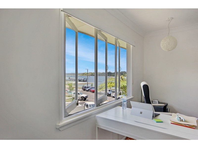 12 Russell Terrace, Macleay Island QLD 4184