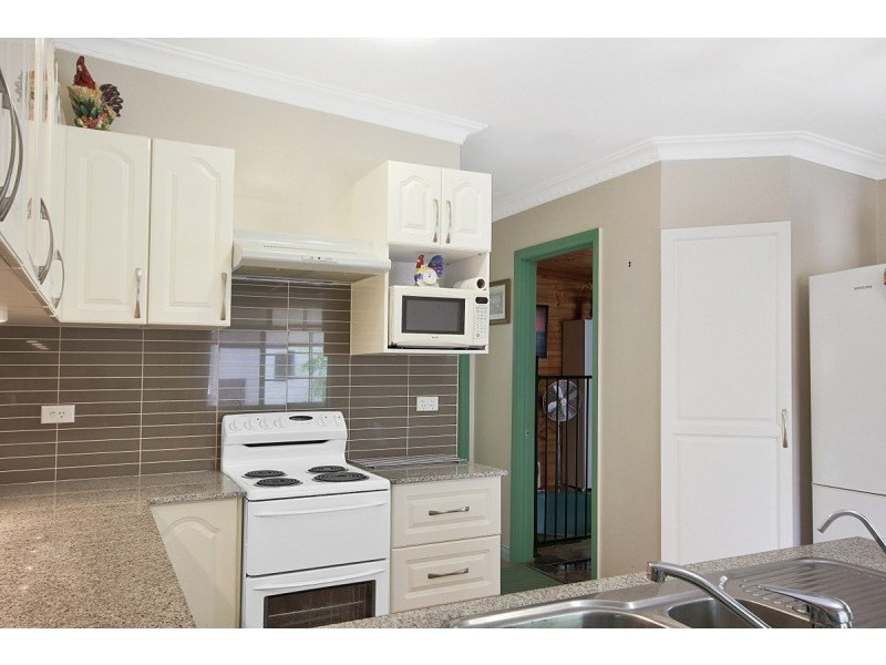 36 Melaleuca Drive, Lamb Island QLD 4184