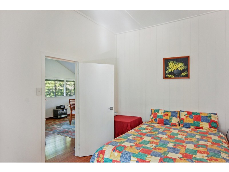 7 Brook Haven, Lamb Island QLD 4184