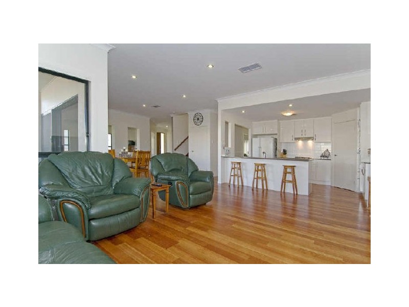 1 Baycrest Place, Thornlands QLD 4164