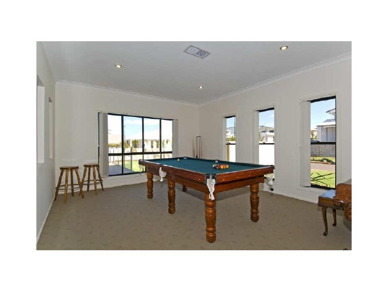 1 Baycrest Place, Thornlands QLD 4164