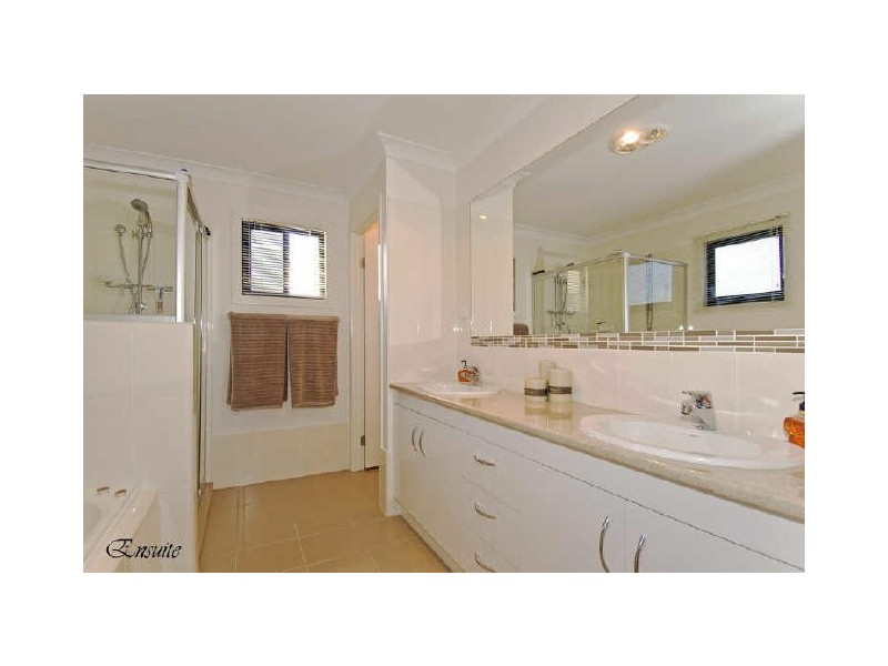 1 Baycrest Place, Thornlands QLD 4164