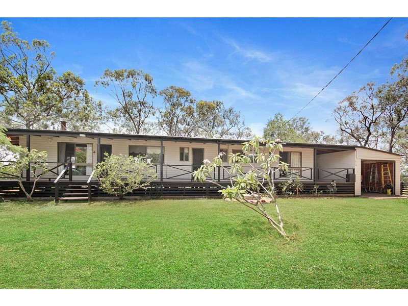 25 Blue Bay Crescent, Macleay Island QLD 4184