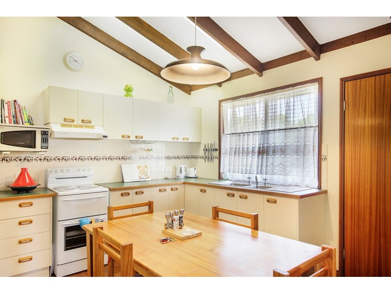 38 Lucas Drive, Lamb Island QLD 4184