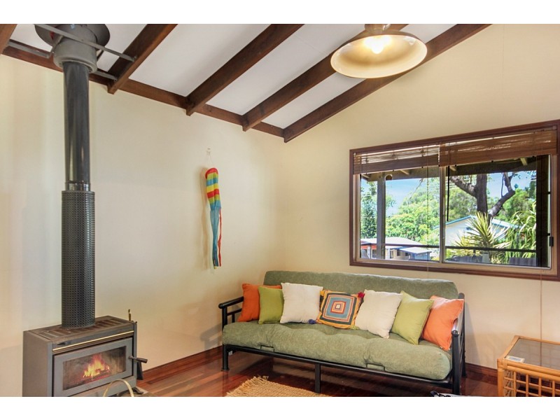 38 Lucas Drive, Lamb Island QLD 4184
