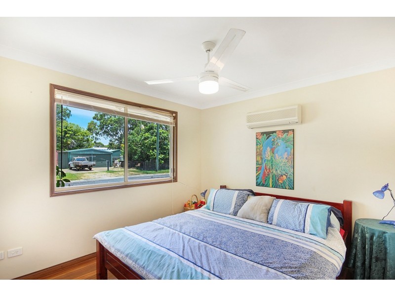 38 Lucas Drive, Lamb Island QLD 4184