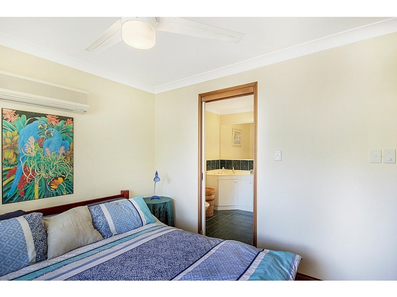 38 Lucas Drive, Lamb Island QLD 4184