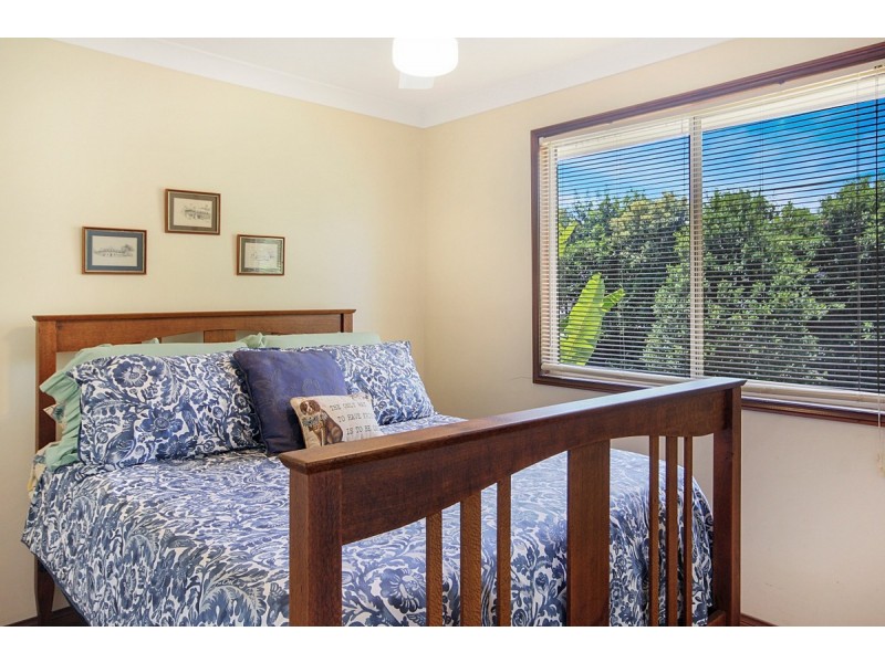 38 Lucas Drive, Lamb Island QLD 4184