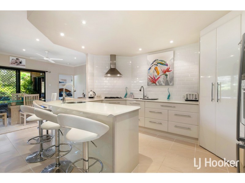 19 Moonah Street, Coochiemudlo Island QLD 4184