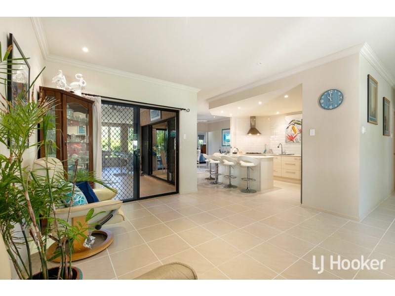 19 Moonah Street, Coochiemudlo Island QLD 4184
