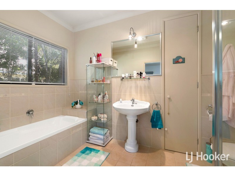 19 Moonah Street, Coochiemudlo Island QLD 4184