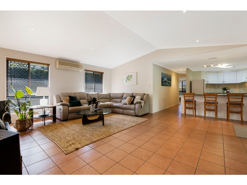 5 Pavetta Court, Redland Bay QLD 4165