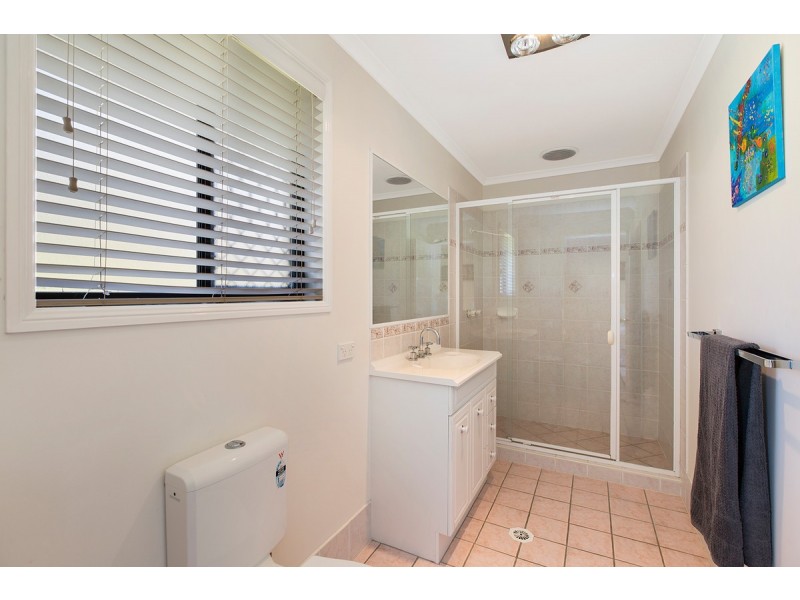 5 Pavetta Court, Redland Bay QLD 4165
