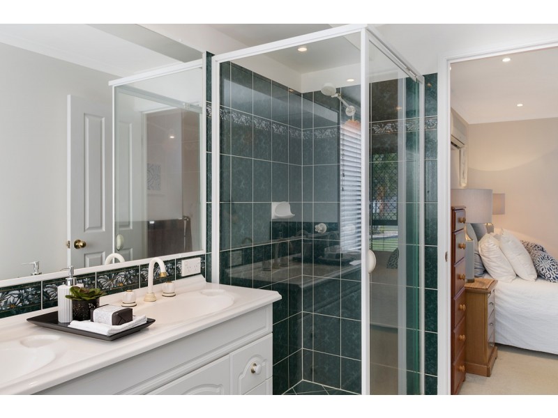 5 Pavetta Court, Redland Bay QLD 4165