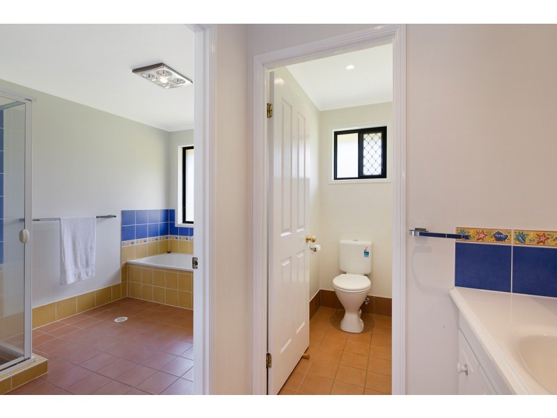 5 Pavetta Court, Redland Bay QLD 4165