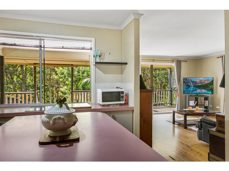62 Elizabeth Street, Coochiemudlo Island QLD 4184