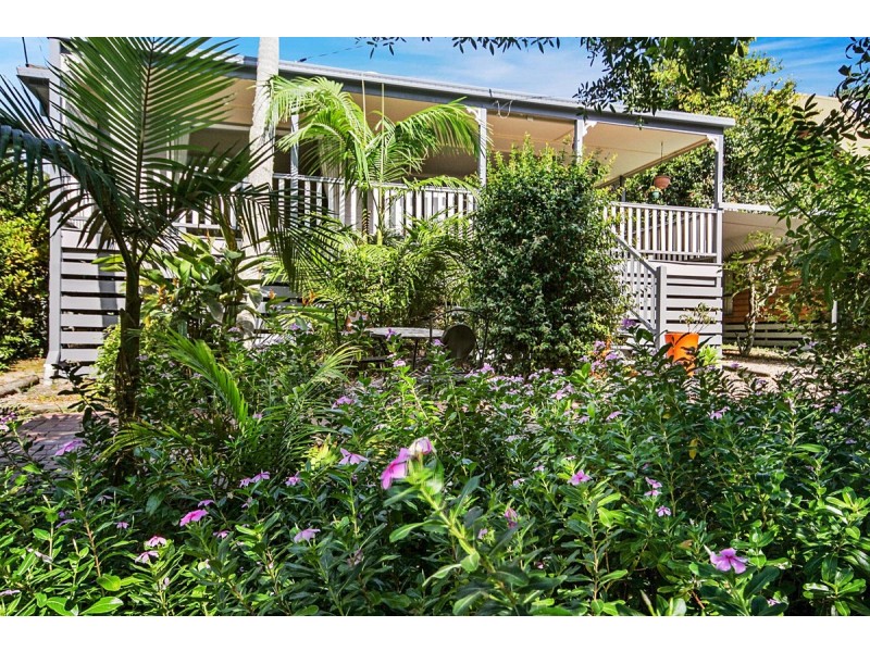 62 Elizabeth Street, Coochiemudlo Island QLD 4184
