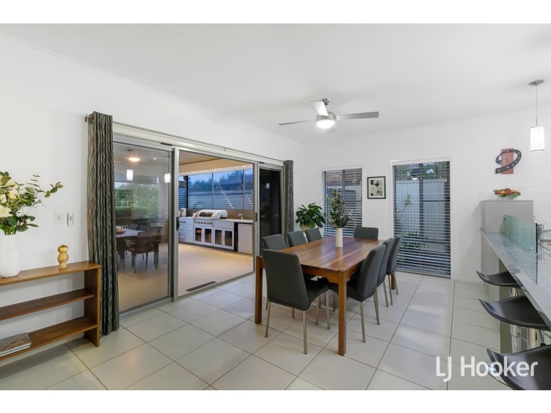 6 Irwin Place, Redland Bay QLD 4165