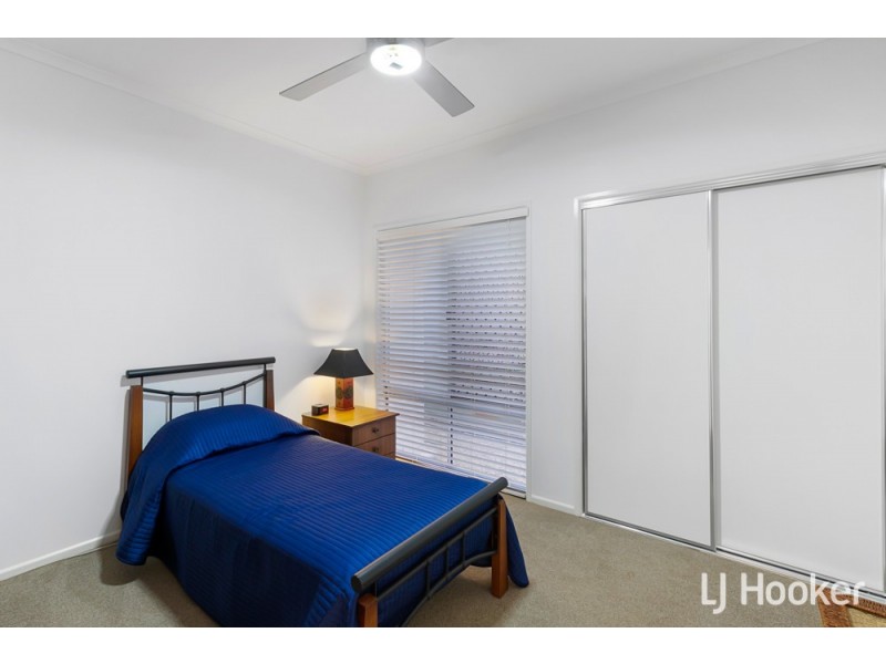 6 Irwin Place, Redland Bay QLD 4165