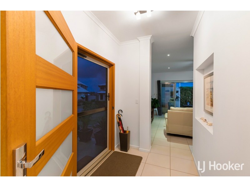 6 Irwin Place, Redland Bay QLD 4165