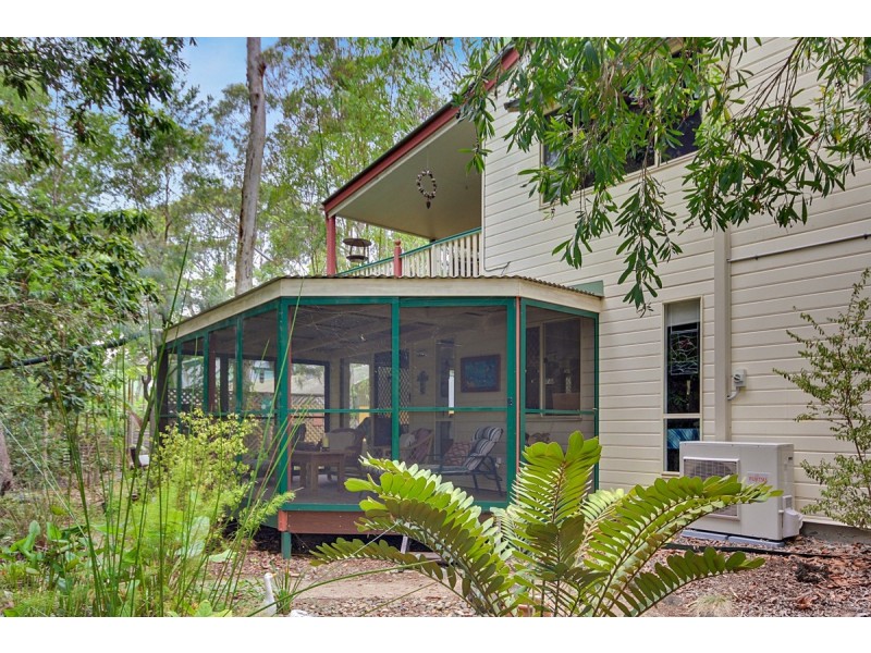 31-33 James Street, Coochiemudlo Island QLD 4184