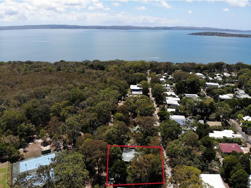 31-33 James Street, Coochiemudlo Island QLD 4184