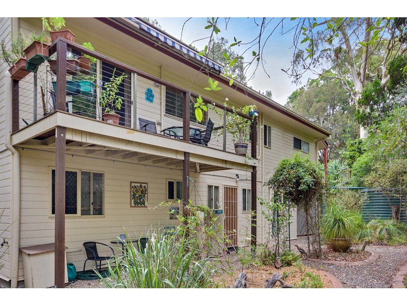 31-33 James Street, Coochiemudlo Island QLD 4184