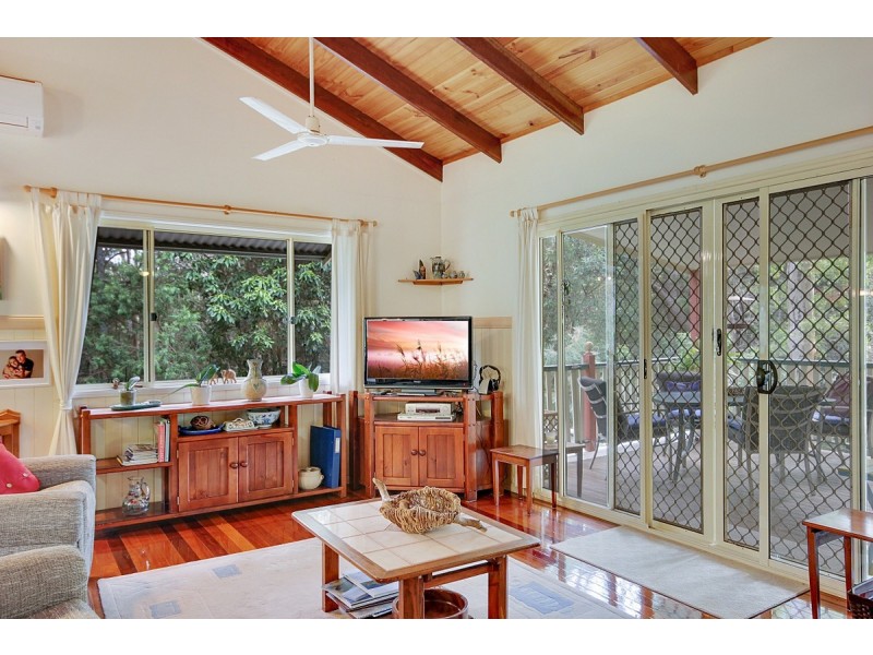 31-33 James Street, Coochiemudlo Island QLD 4184