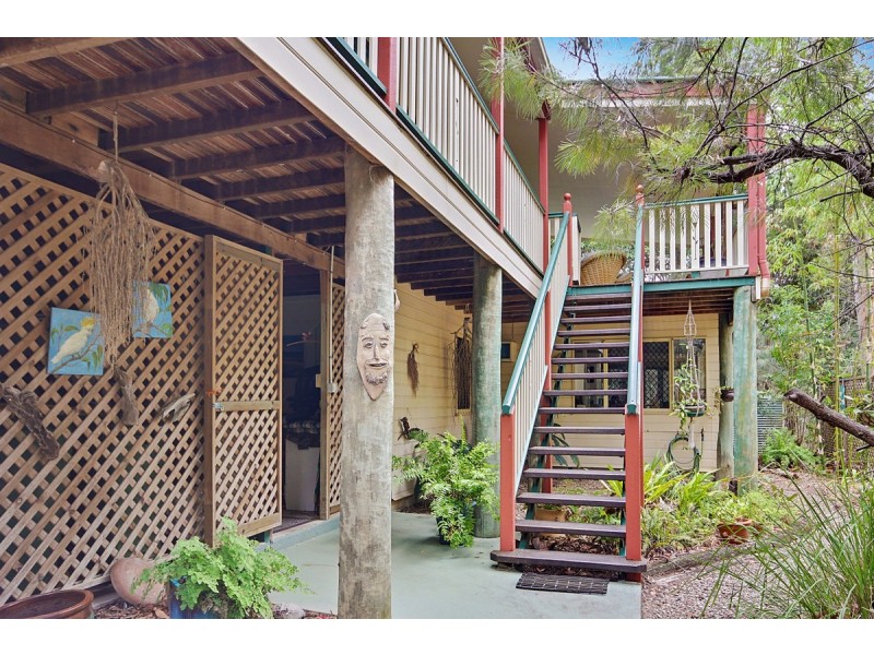 31-33 James Street, Coochiemudlo Island QLD 4184