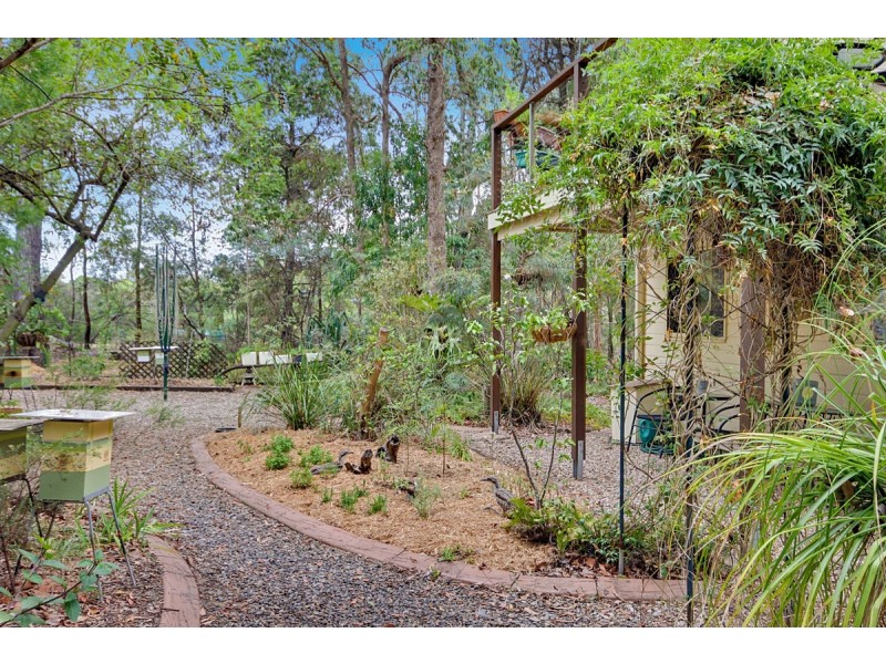 31-33 James Street, Coochiemudlo Island QLD 4184