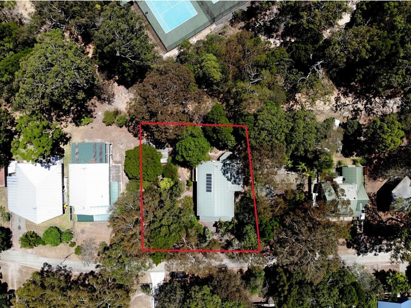 31-33 James Street, Coochiemudlo Island QLD 4184
