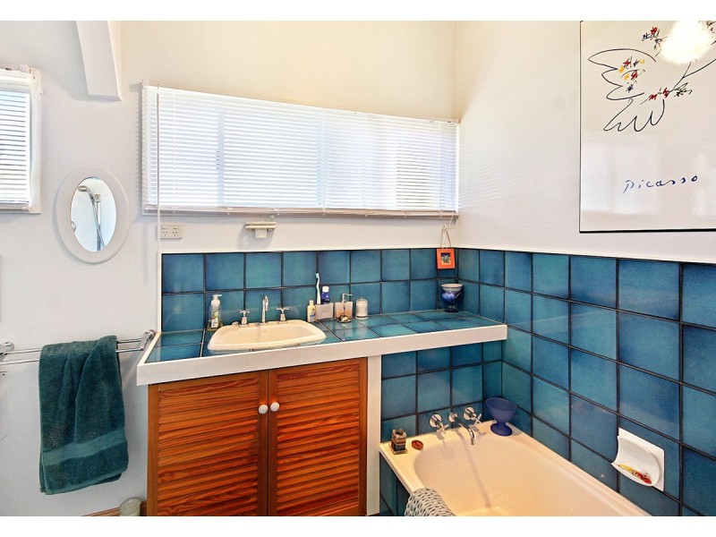 21 Ross Street, Coochiemudlo Island QLD 4184