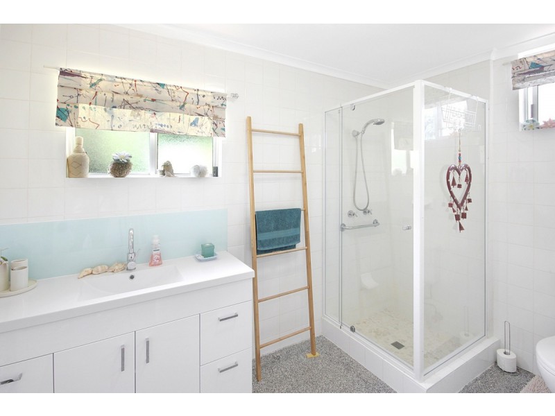 21 Ross Street, Coochiemudlo Island QLD 4184