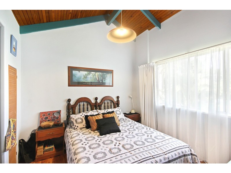 21 Ross Street, Coochiemudlo Island QLD 4184