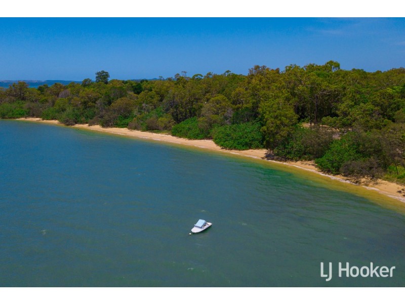 8 Flinders Street, Coochiemudlo Island QLD 4184