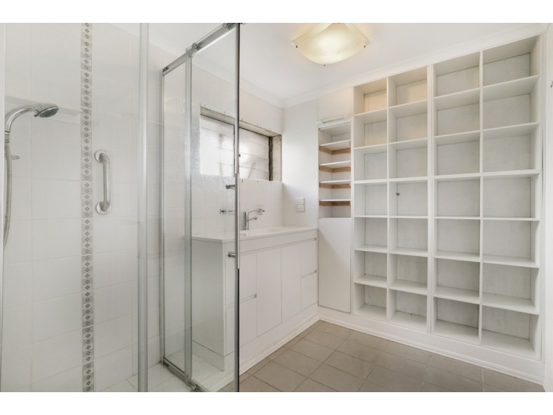 25 Tantani Street, Manly West QLD 4179