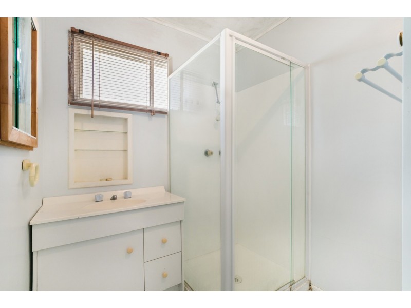 25 Tantani Street, Manly West QLD 4179