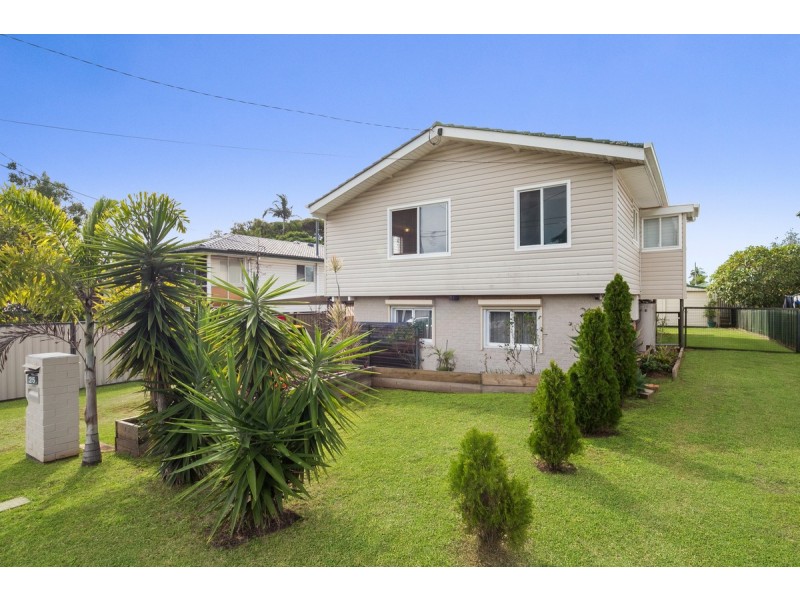 25 Tantani Street, Manly West QLD 4179