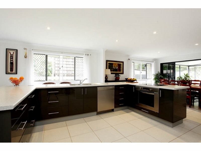 88 Victoria Parade, Coochiemudlo Island QLD 4184