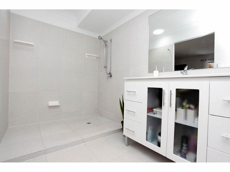 88 Victoria Parade, Coochiemudlo Island QLD 4184