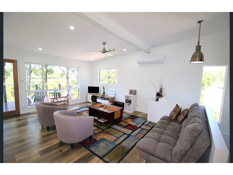 2 Waterside Drive, Macleay Island QLD 4184