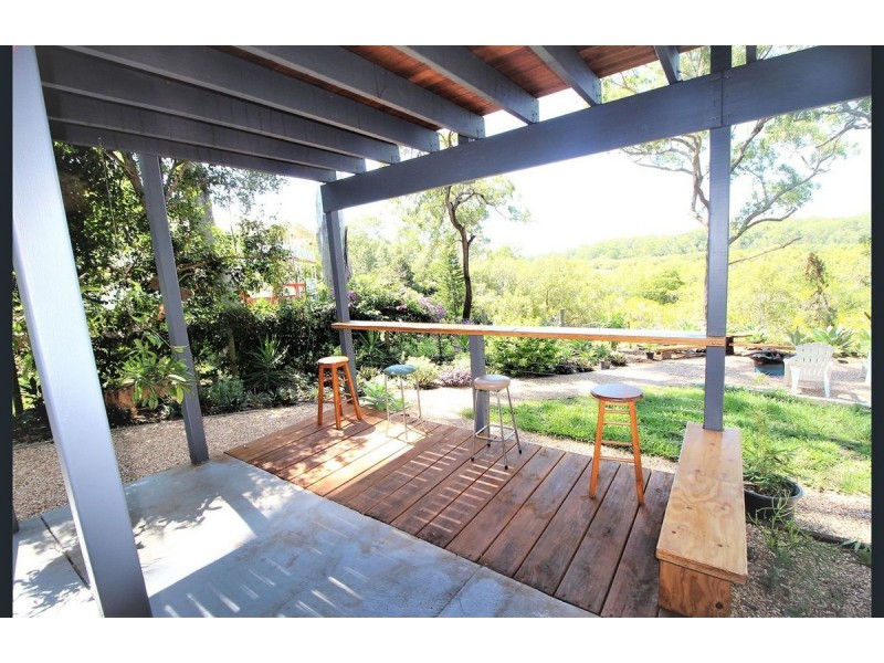 2 Waterside Drive, Macleay Island QLD 4184